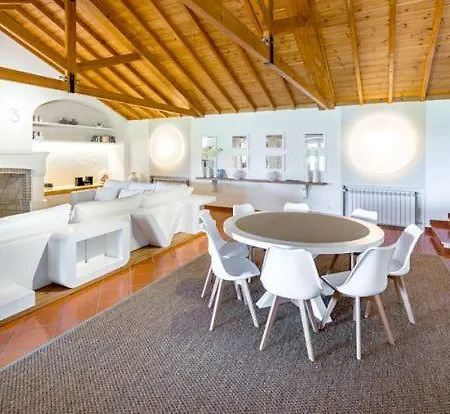 Sleeps 8 Pool Air Con * Malhadais