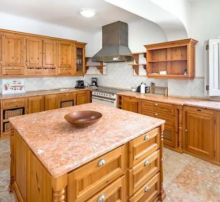 Sleeps 8 Pool Air Con Villa Malhadais