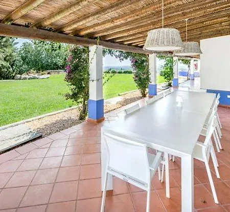 Villa Sleeps 8 Pool Air Con